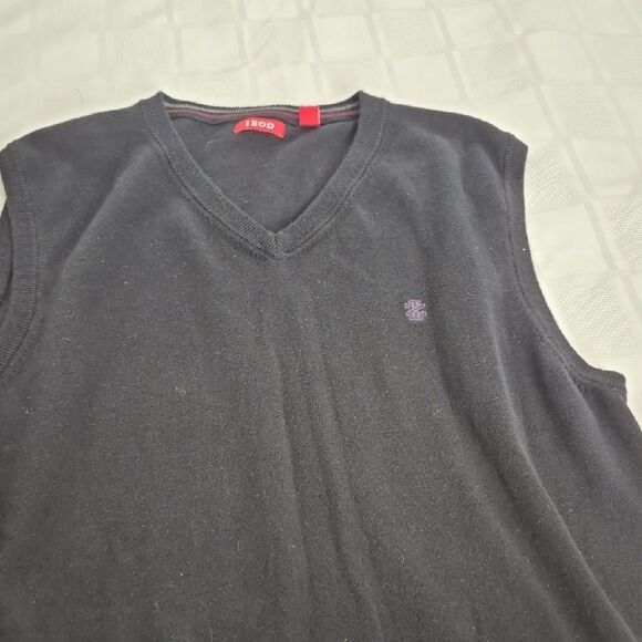 Izod Black V-Neck Vest - Picture 15 of 16
